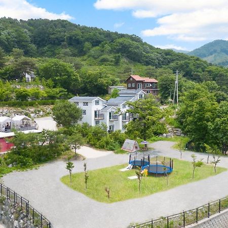 Hongcheon D-Day Pension&Camping Bagian luar foto