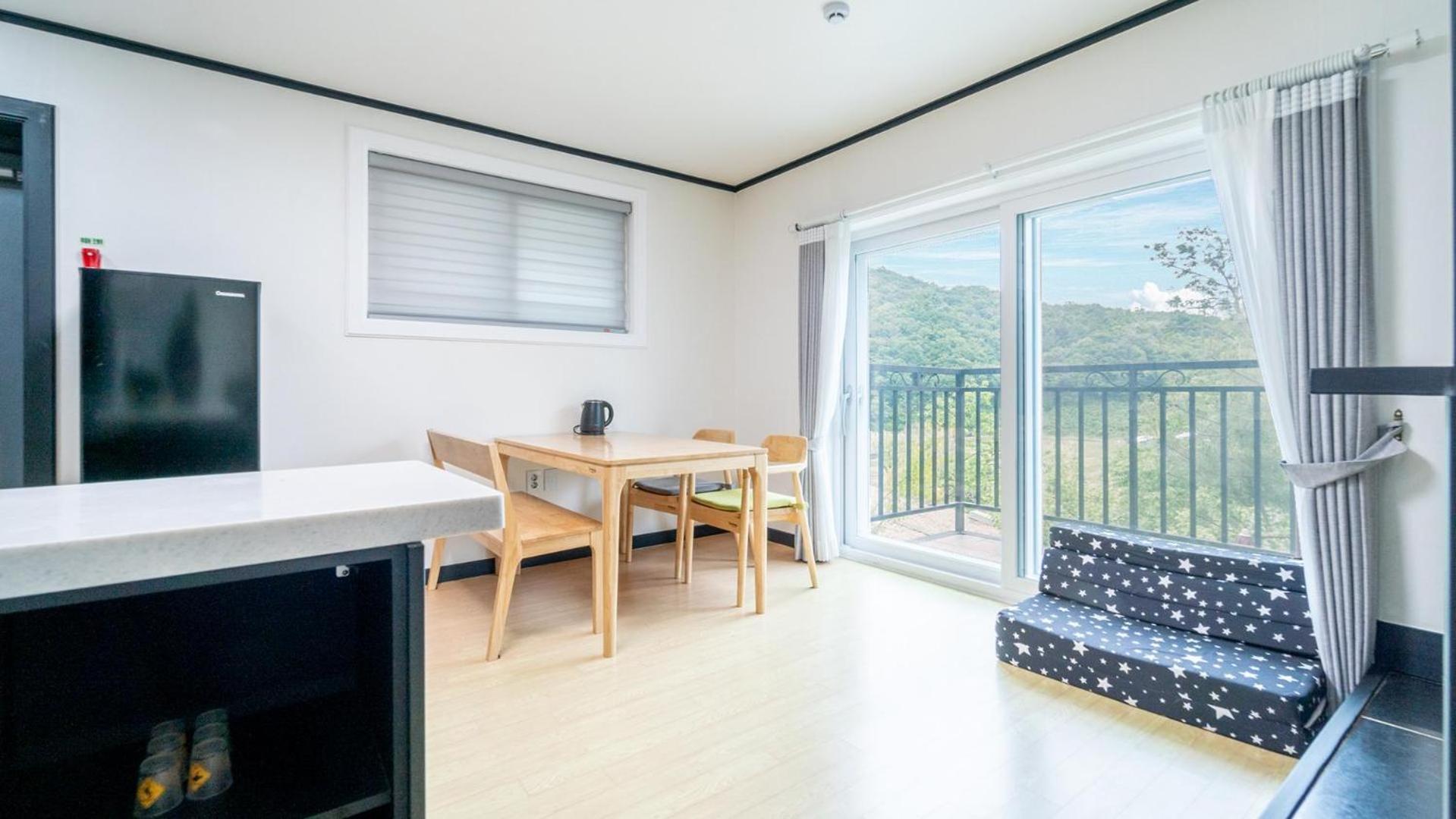 Hongcheon D-Day Pension&Camping Ruang foto