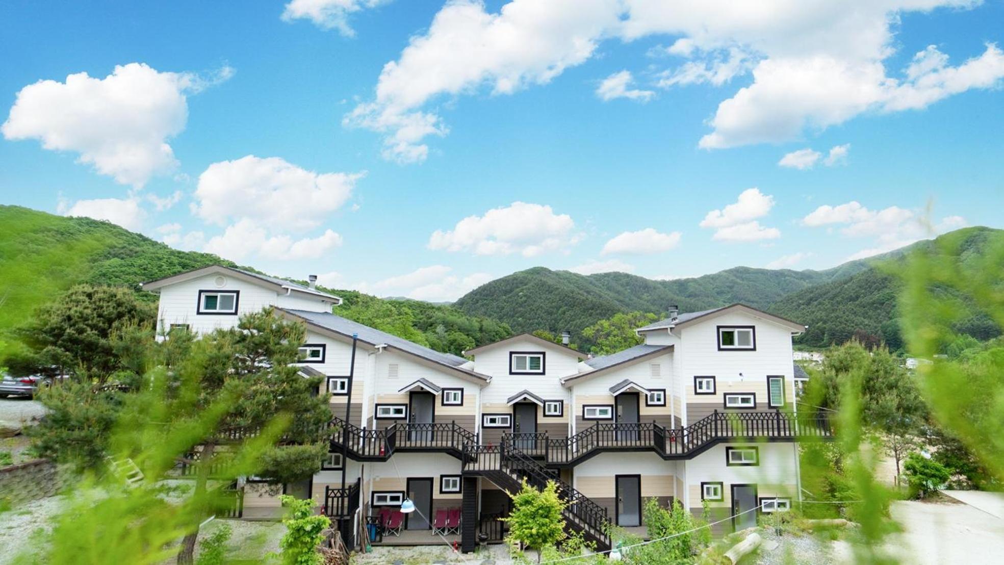 Hongcheon D-Day Pension&Camping Bagian luar foto