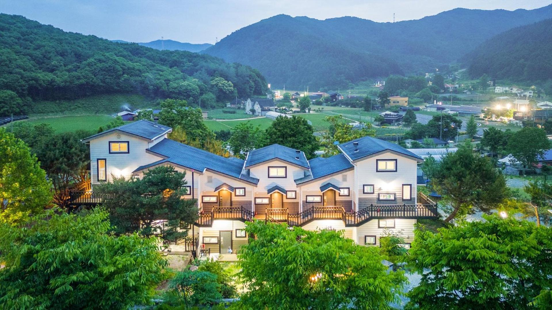 Hongcheon D-Day Pension&Camping Bagian luar foto